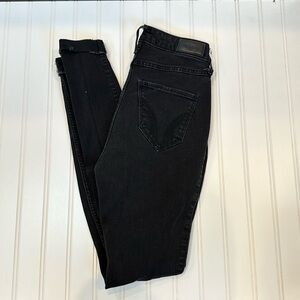 Hollister Curvy ultra high-Rise super skinny jeans\| Size: W24 L30